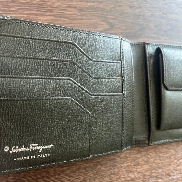 FERRAGAMO BLACK BIFOLD WALLET - Picture 2 of 3
